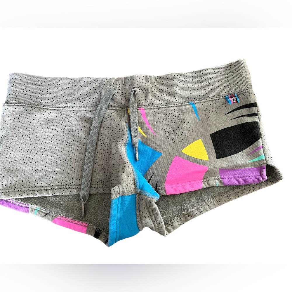 Shorts - TNA